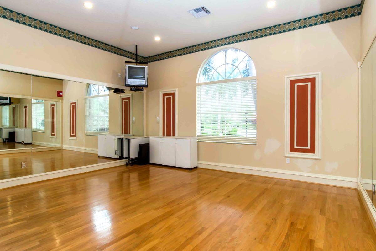 HUNTINGTON WALK 1 - Residential