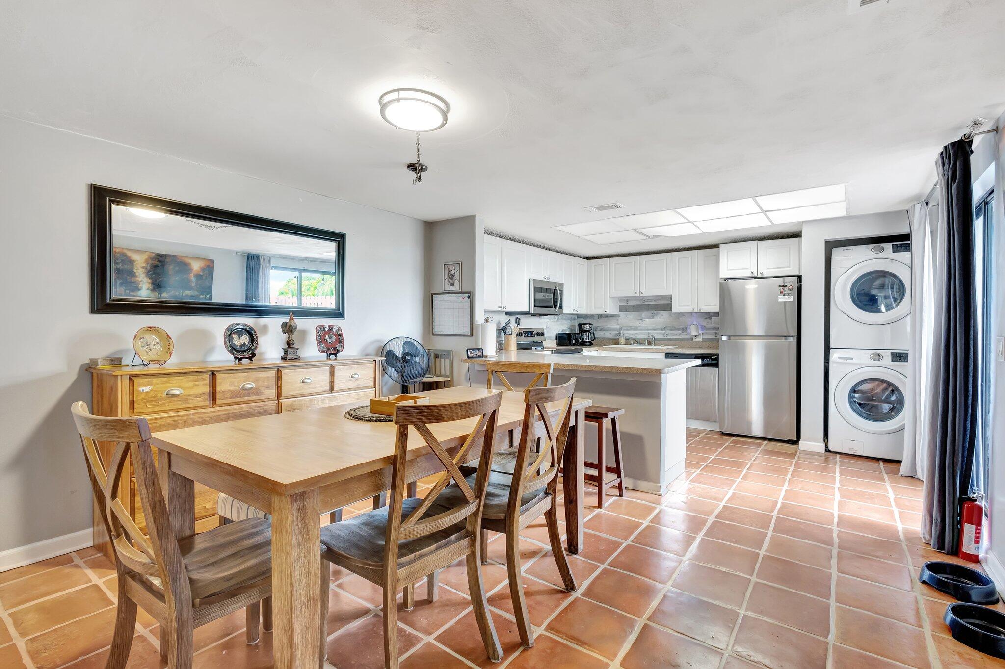 FRENCH QUARTER 3 - Residential Lease