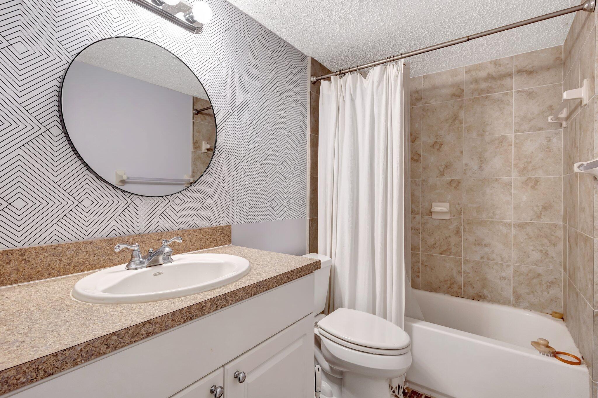 FRENCH QUARTER 3 - Residential Lease