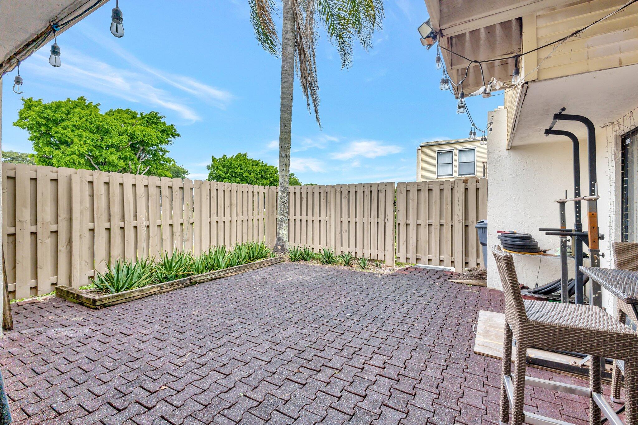 FRENCH QUARTER 3 - Residential Lease