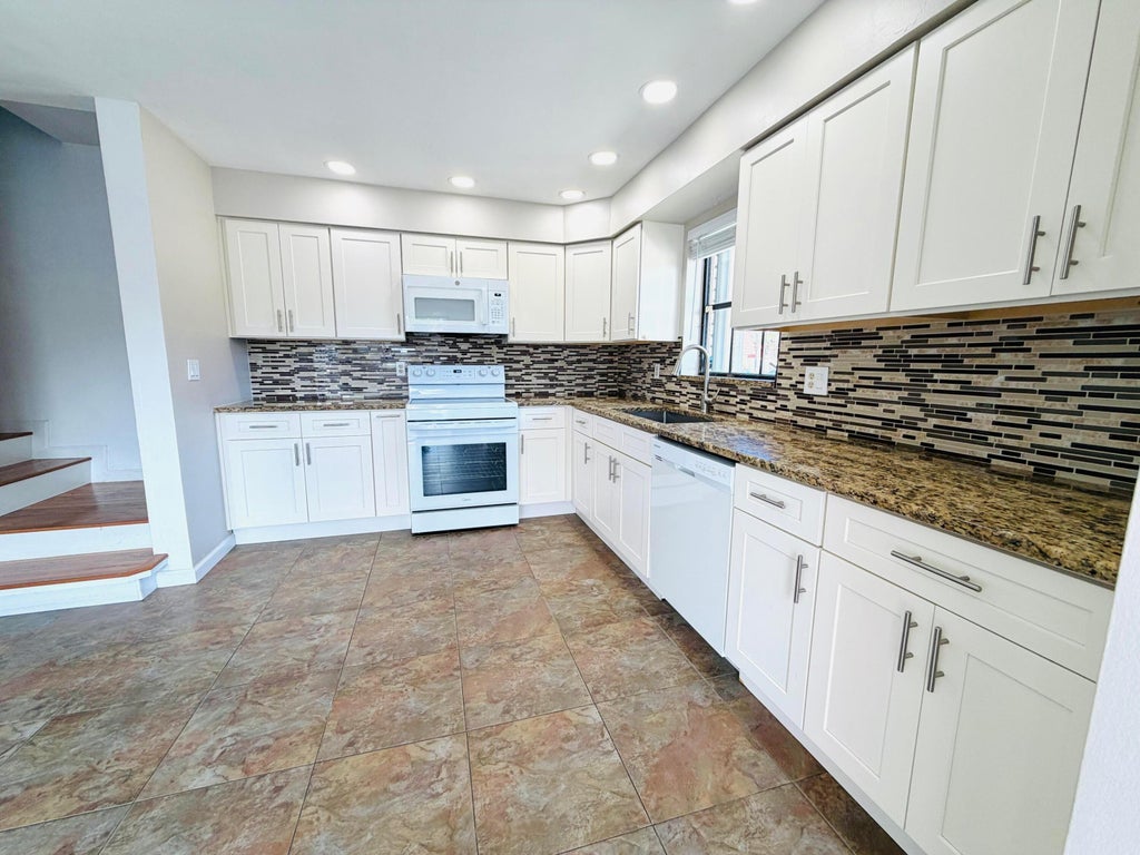Photo of 1437 PRINCETON Lane, Boynton Beach, FL 33426 (MLS # B26068350)