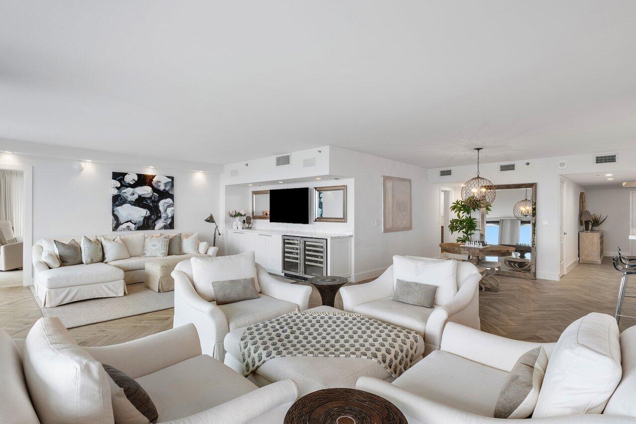 BEACH POINT COND DECL FIL - Residential