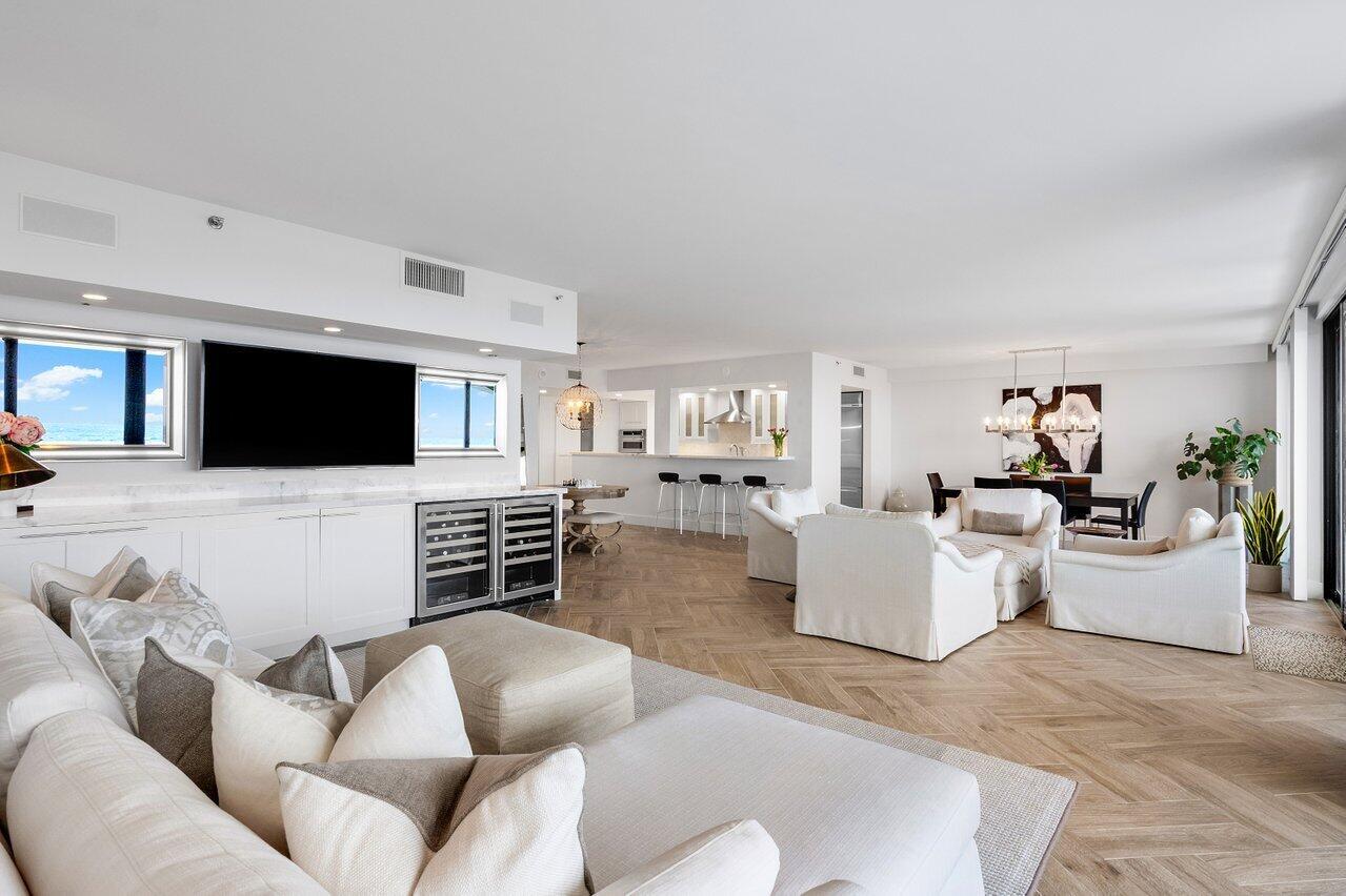 BEACH POINT COND DECL FIL - Residential