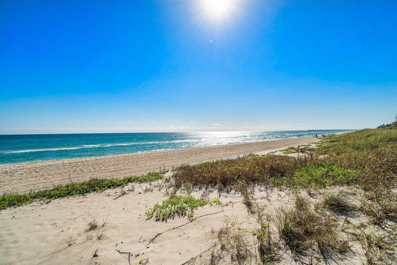 BEACH POINT COND DECL FIL - Residential