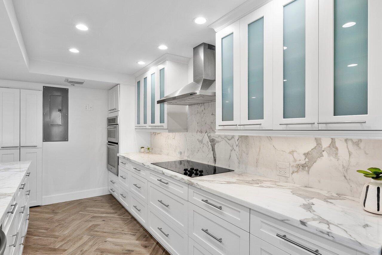 BEACH POINT COND DECL FIL - Residential