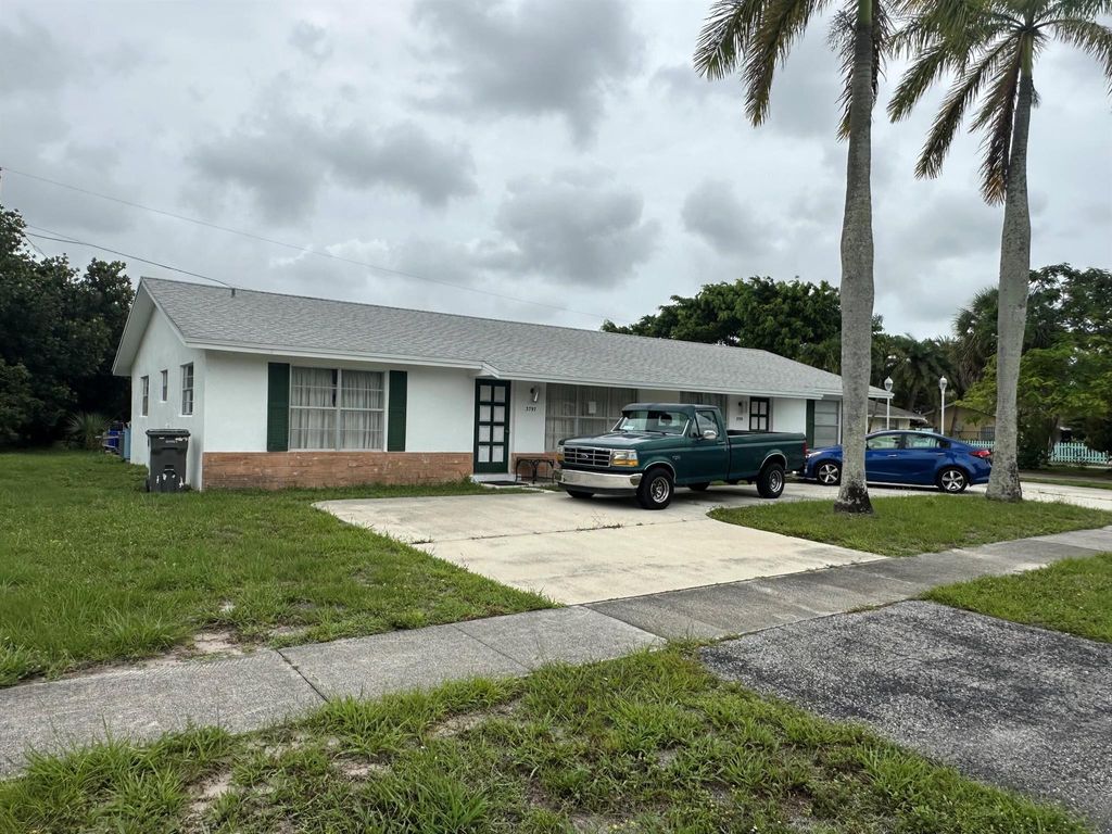 Photo of 3797 E Roan Court, Palm Beach Gardens, FL 33403 (MLS # R11107023)