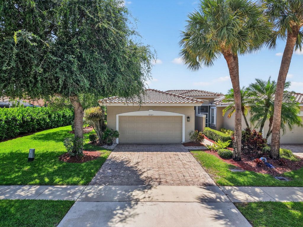 Photo of 10785 Royal Caribbean Circle, Boynton Beach, FL 33437 (MLS # R11106174)