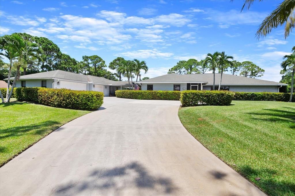 Photo of 6519 141st Lane N, West Palm Beach, FL 33418 (MLS # R10734823)
