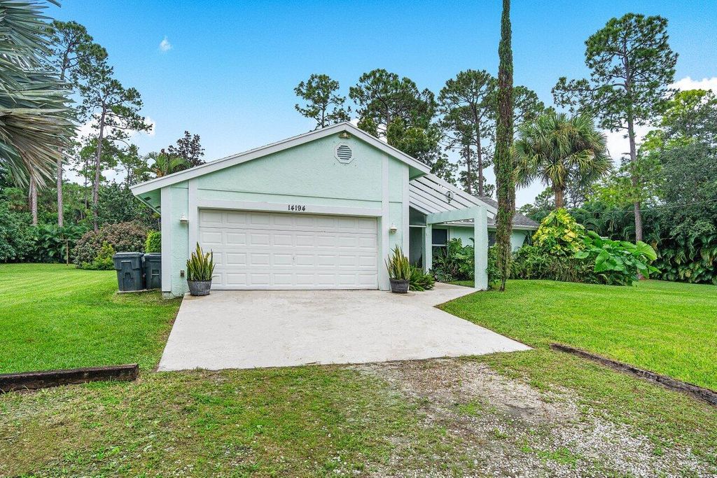 Photo of 14194 82nd Lane N, Loxahatchee, FL 33470 (MLS # R11027553)