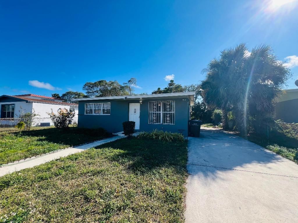 Photo of 1348 9th Street, West Palm Beach, FL 33401 (MLS # R11156833)