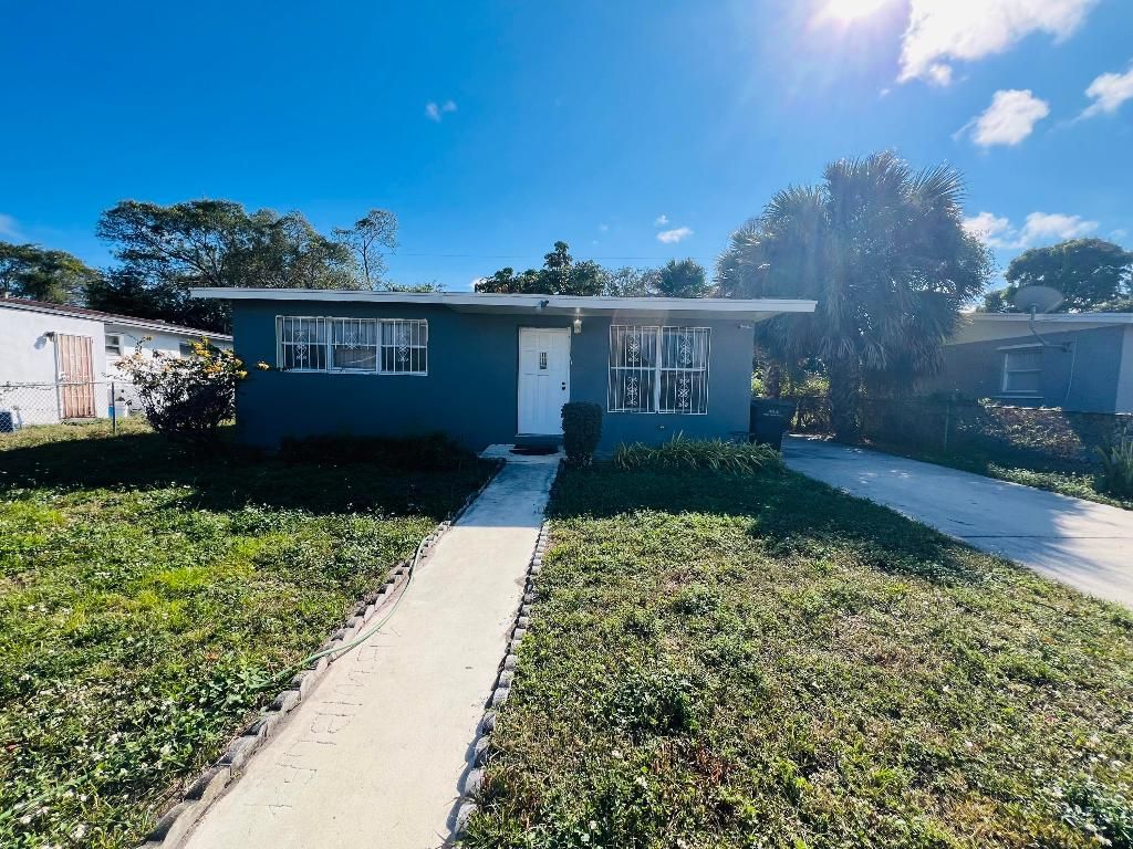 Photo of 1348 9th Street, West Palm Beach, FL 33401 (MLS # R11156833)