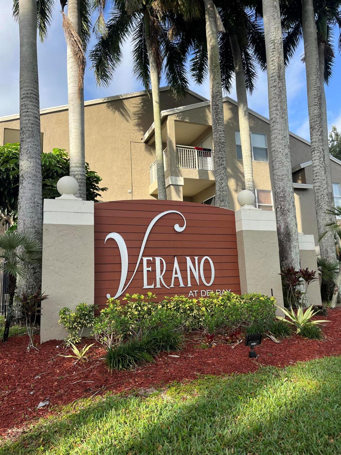1725 Palm Cove Boulevard 2-305