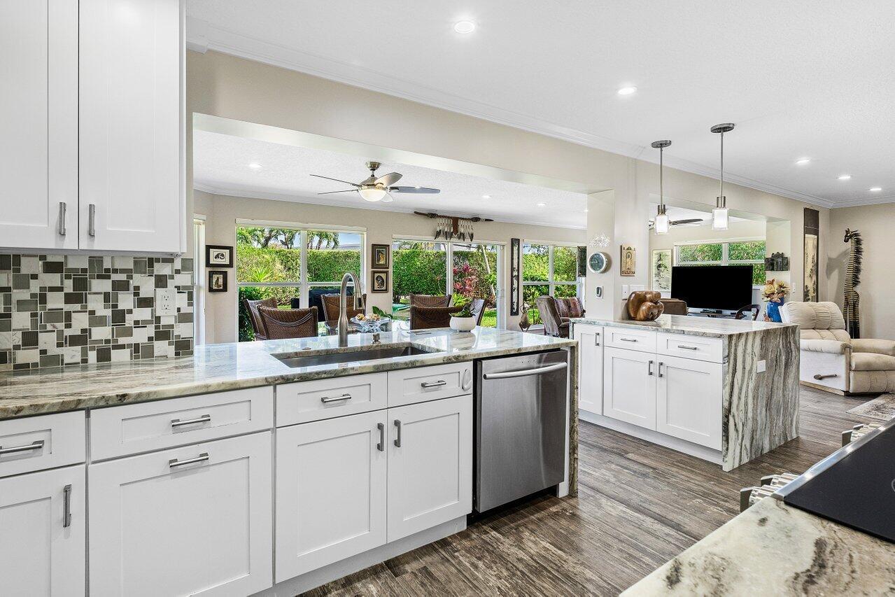 401 French Royale Circle