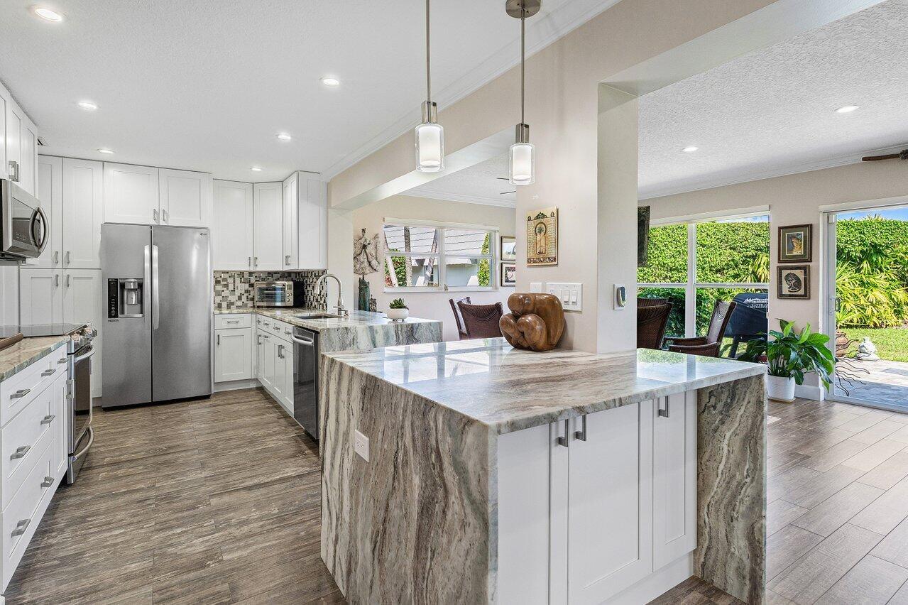 401 French Royale Circle
