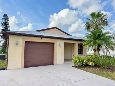 8 Golf Drive, Port St Lucie, FL MLS: R11074851