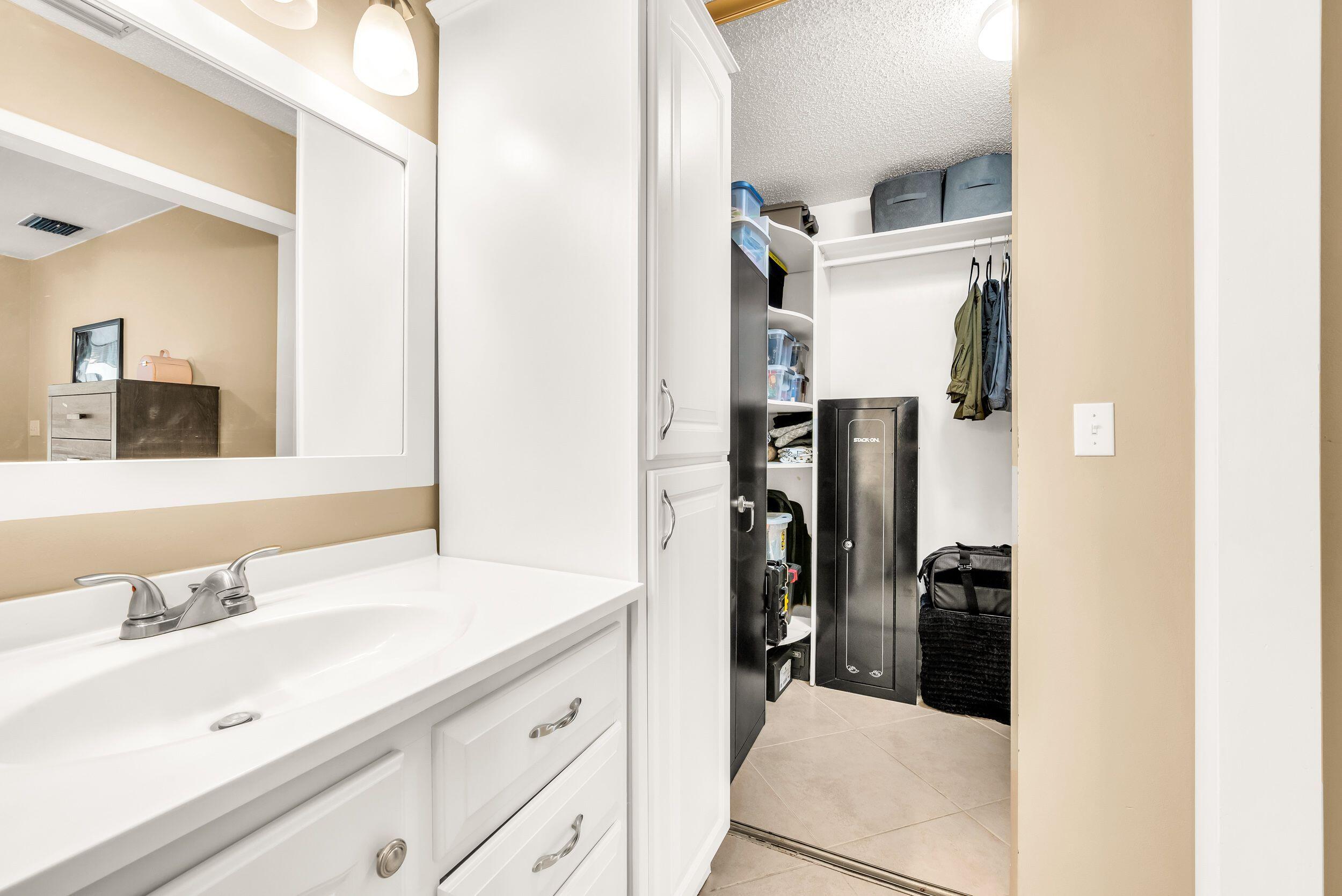 BAYWOOD VILLAGE II-D CONDO - Residential