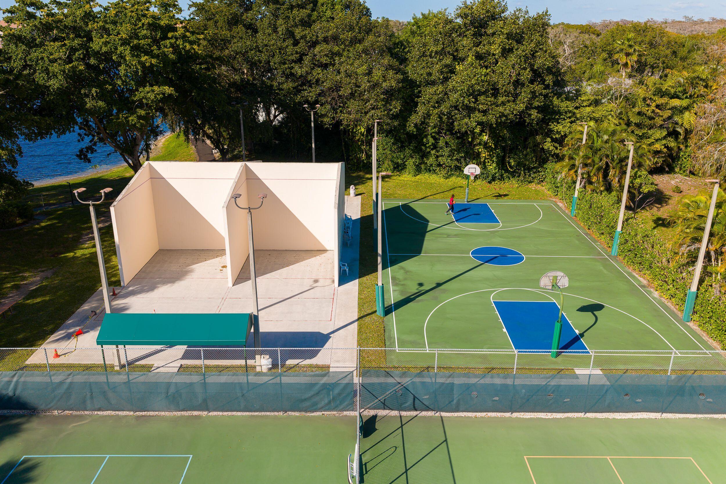 BAYWOOD VILLAGE II-D CONDO - Residential