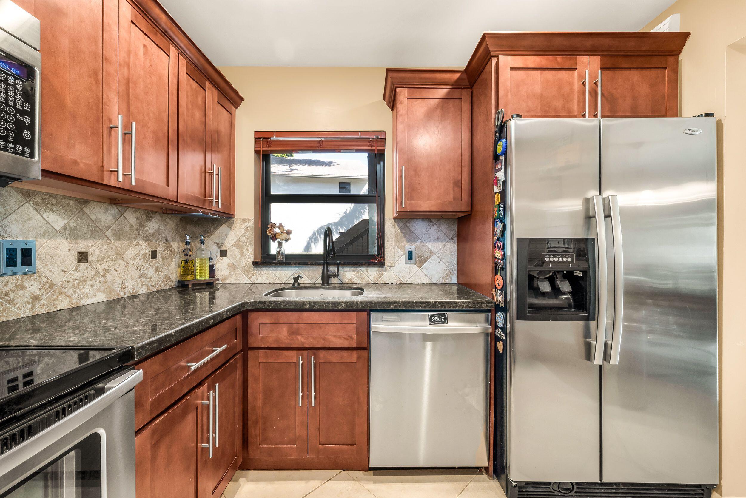 BAYWOOD VILLAGE II-D CONDO - Residential