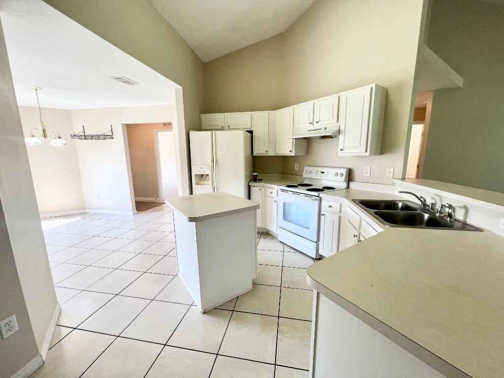 SEBASTIAN HIGHLANDS UNIT 17 - Residential