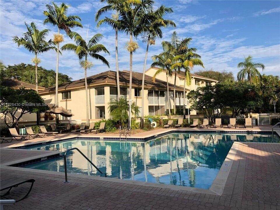 STERLING VILLAGES OF PALM BEACH LAKES CONDO - Residential Lease