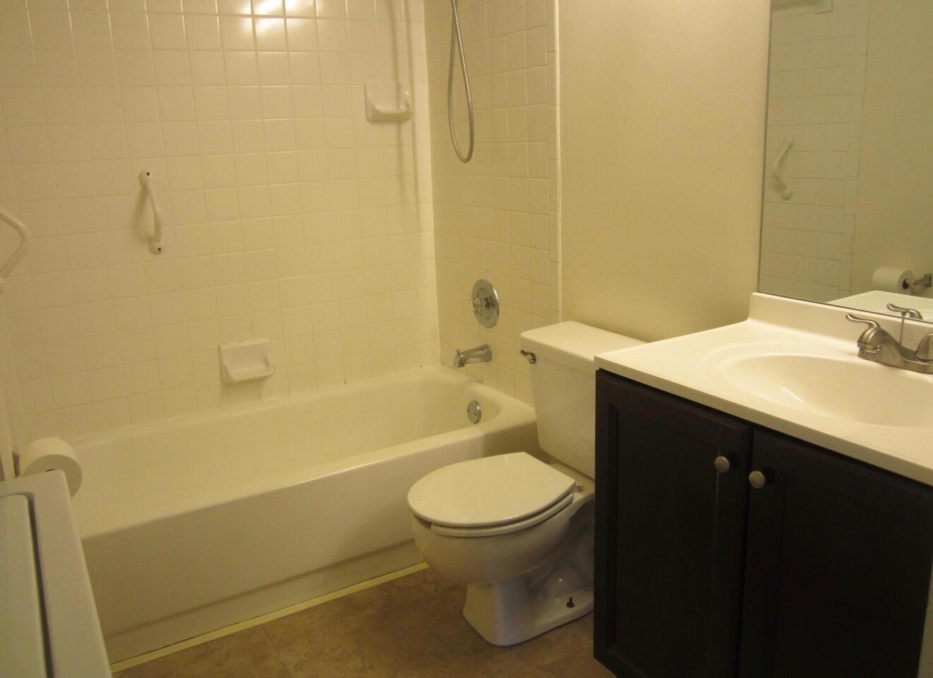 STERLING VILLAGES OF PALM BEACH LAKES CONDO - Residential Lease