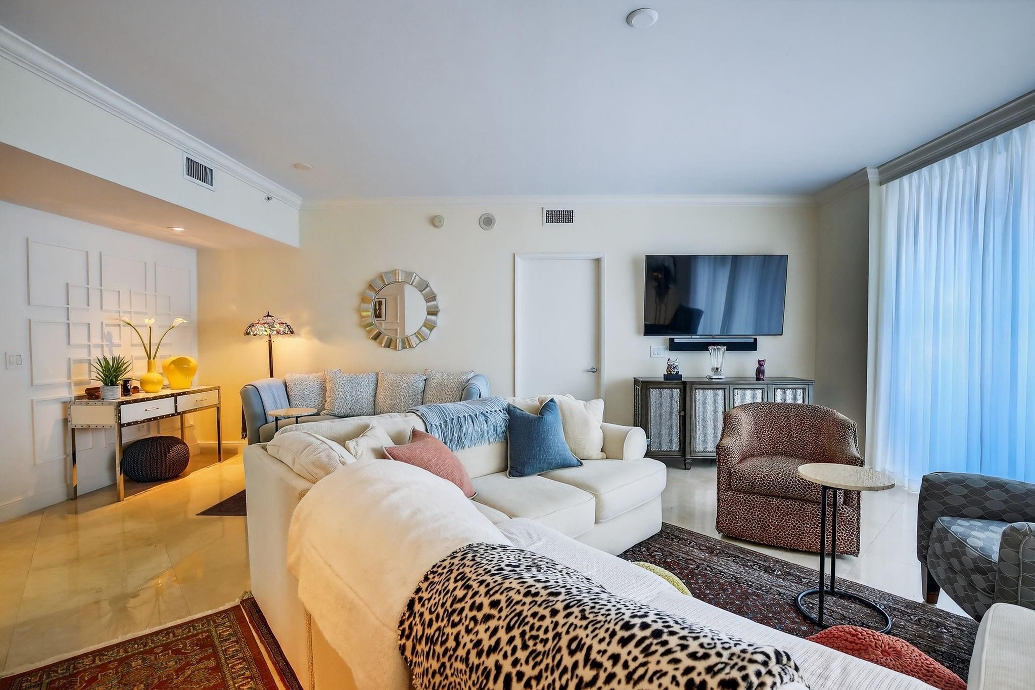 LAS OLAS RIVER HOUSE COND - Residential