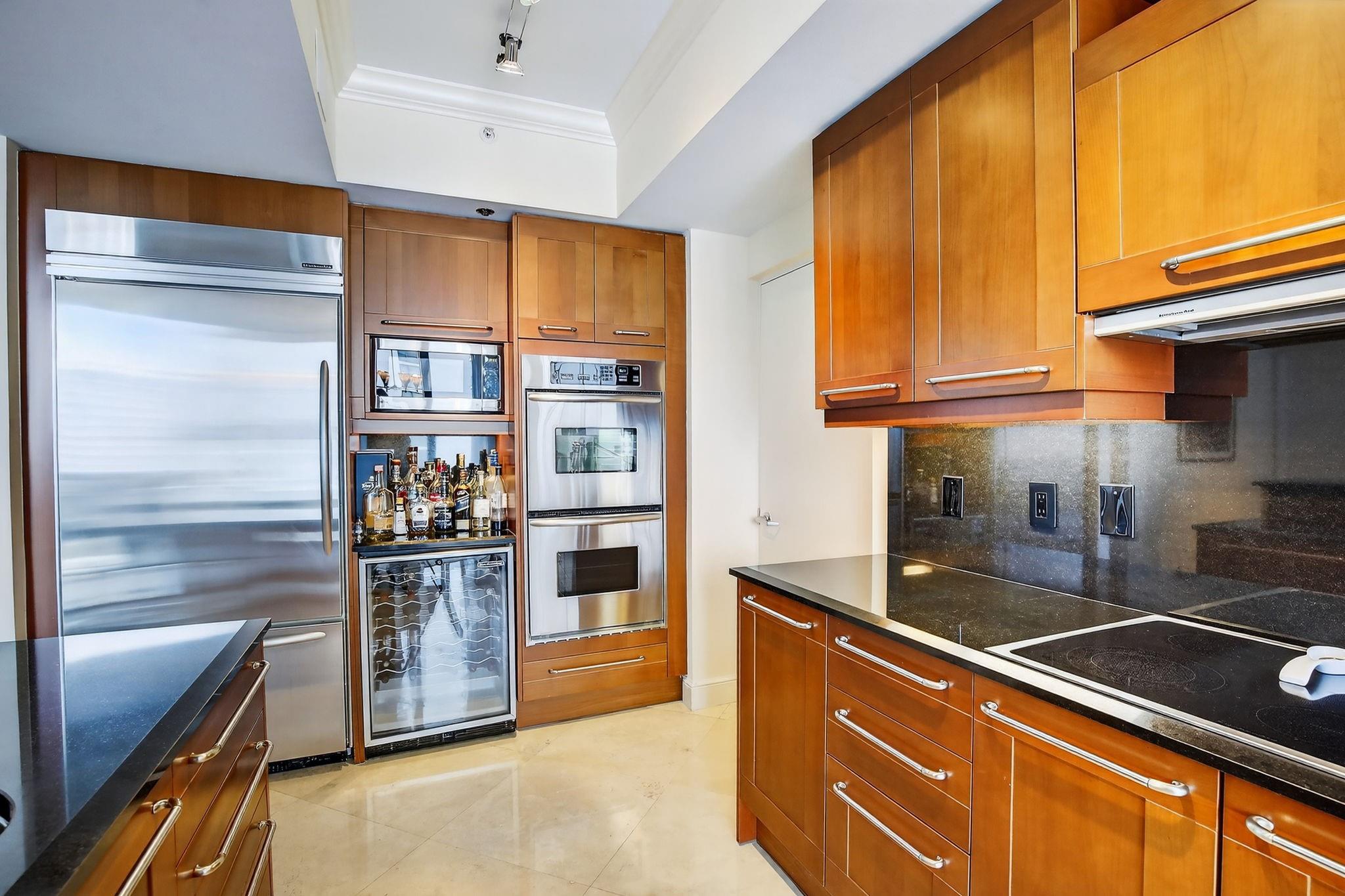 LAS OLAS RIVER HOUSE COND - Residential