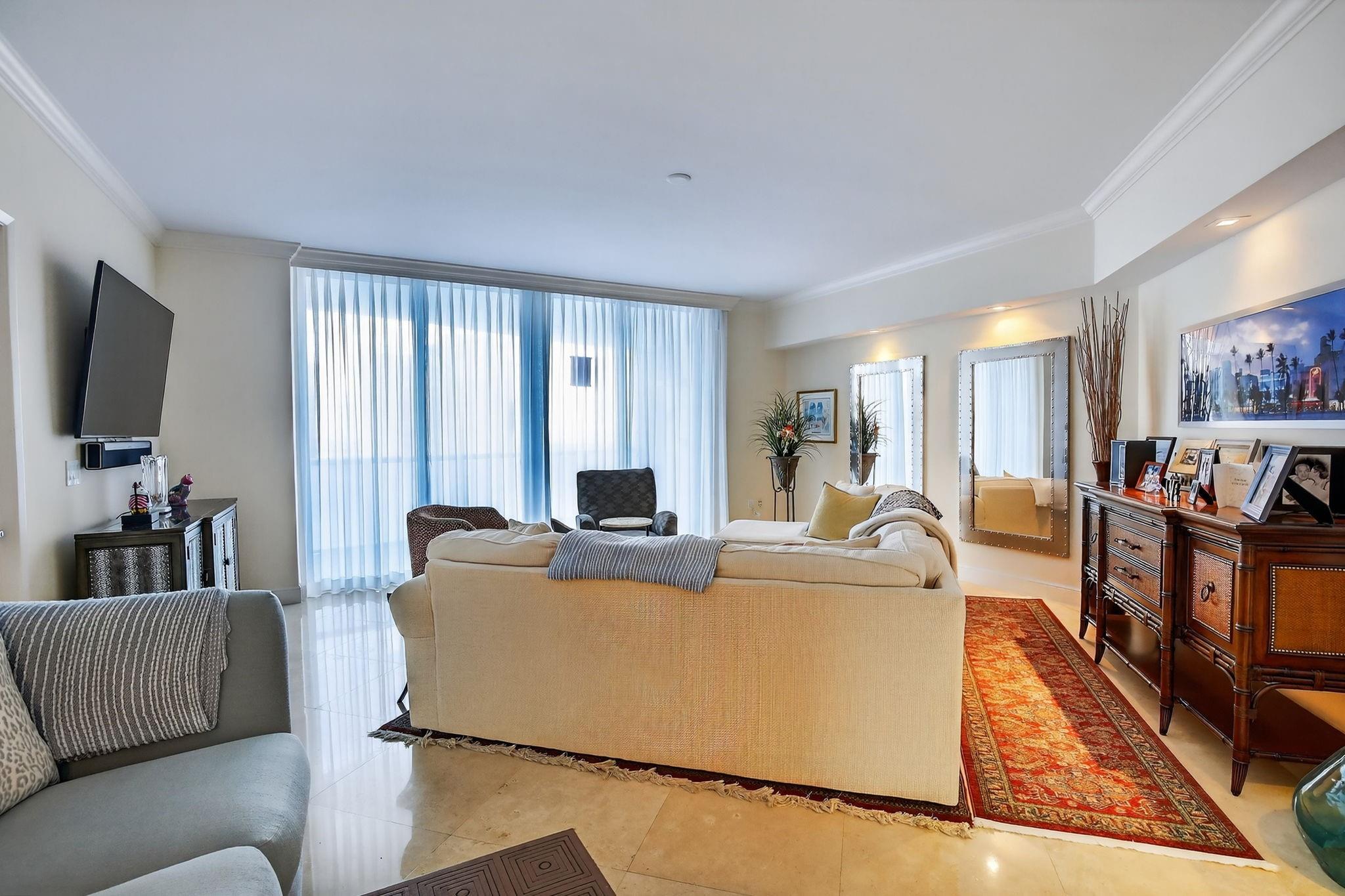 LAS OLAS RIVER HOUSE COND - Residential