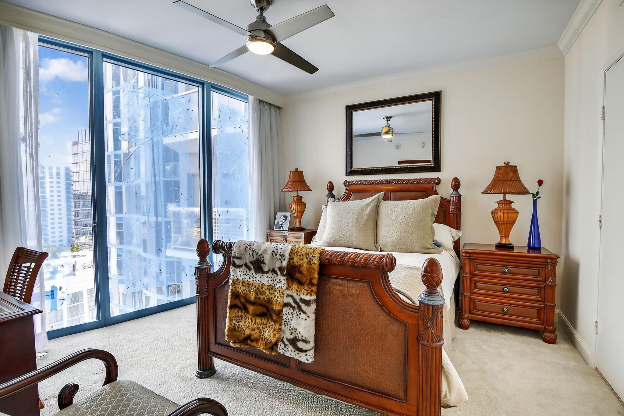 LAS OLAS RIVER HOUSE COND - Residential