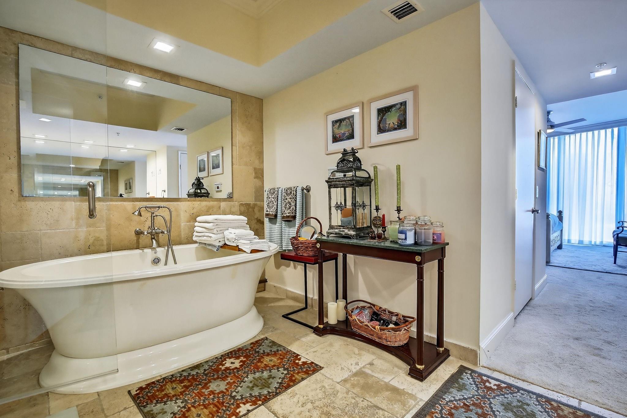 LAS OLAS RIVER HOUSE COND - Residential