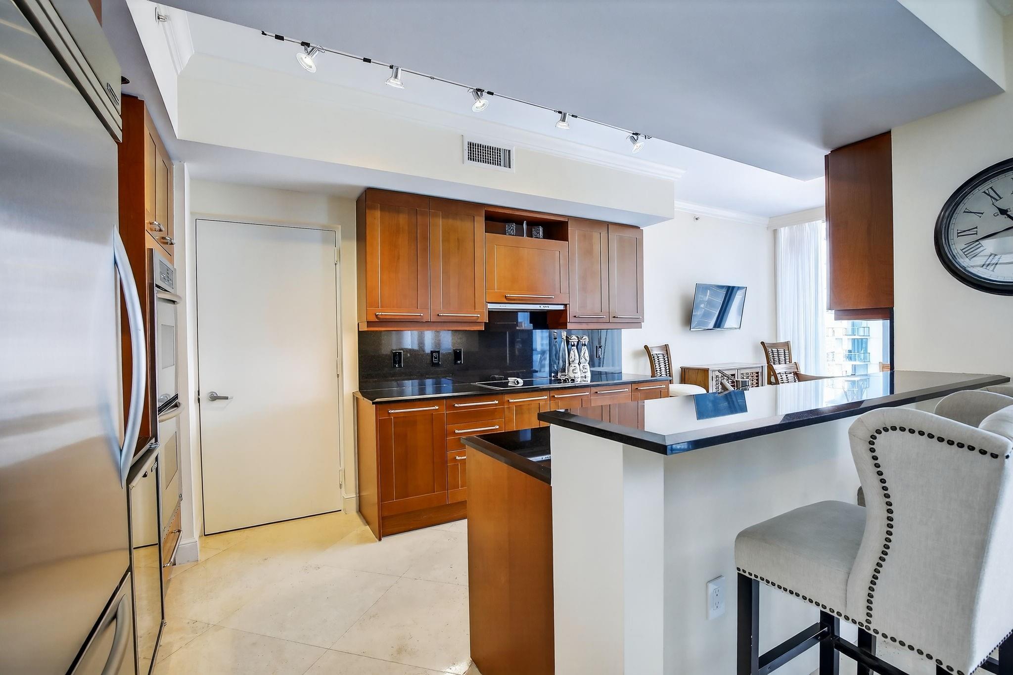 LAS OLAS RIVER HOUSE COND - Residential