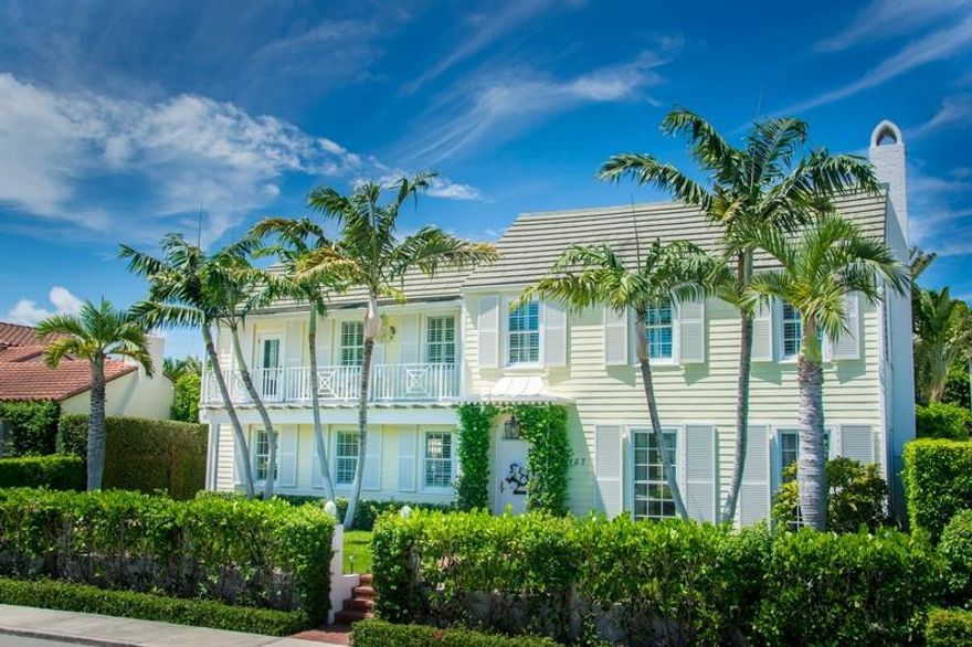 In-Town Ocean Block ''Nantucket style'' Beach House situated on a high and dry elevated lot on a coveted one -way quiet ''Sea'' Street.. This home with guest house was lovingly renovated to perfection /4 bedroom 4.5 bath. Main House (2 BD/2.5BA & office) with Guest House (2 BD/2BA) and wonderful pool/patio area for entertaining! Perfect easy to maintain property, in the center of town.. walk to the beach, restaurants, shops, and The Breakers!