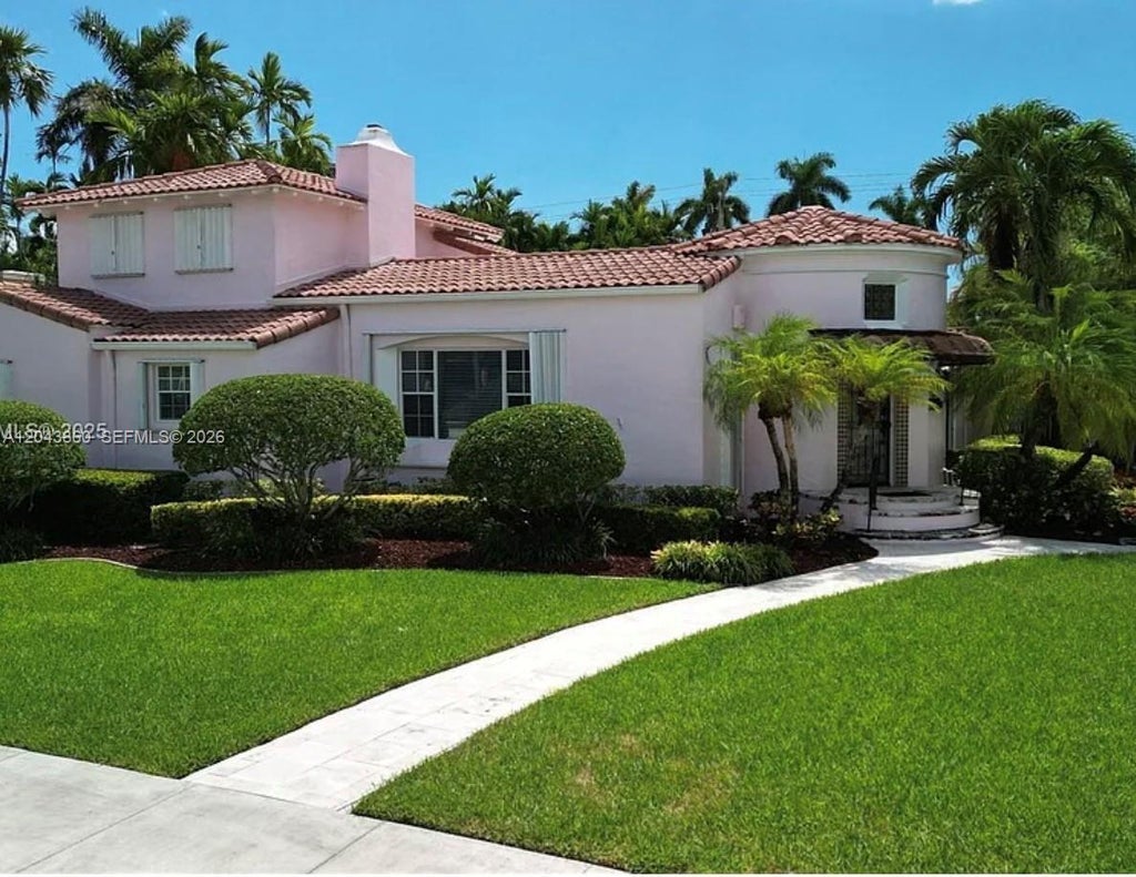 Photo of 1056 Harrison Street, Hollywood, FL 33019 (MLS # A12043860)