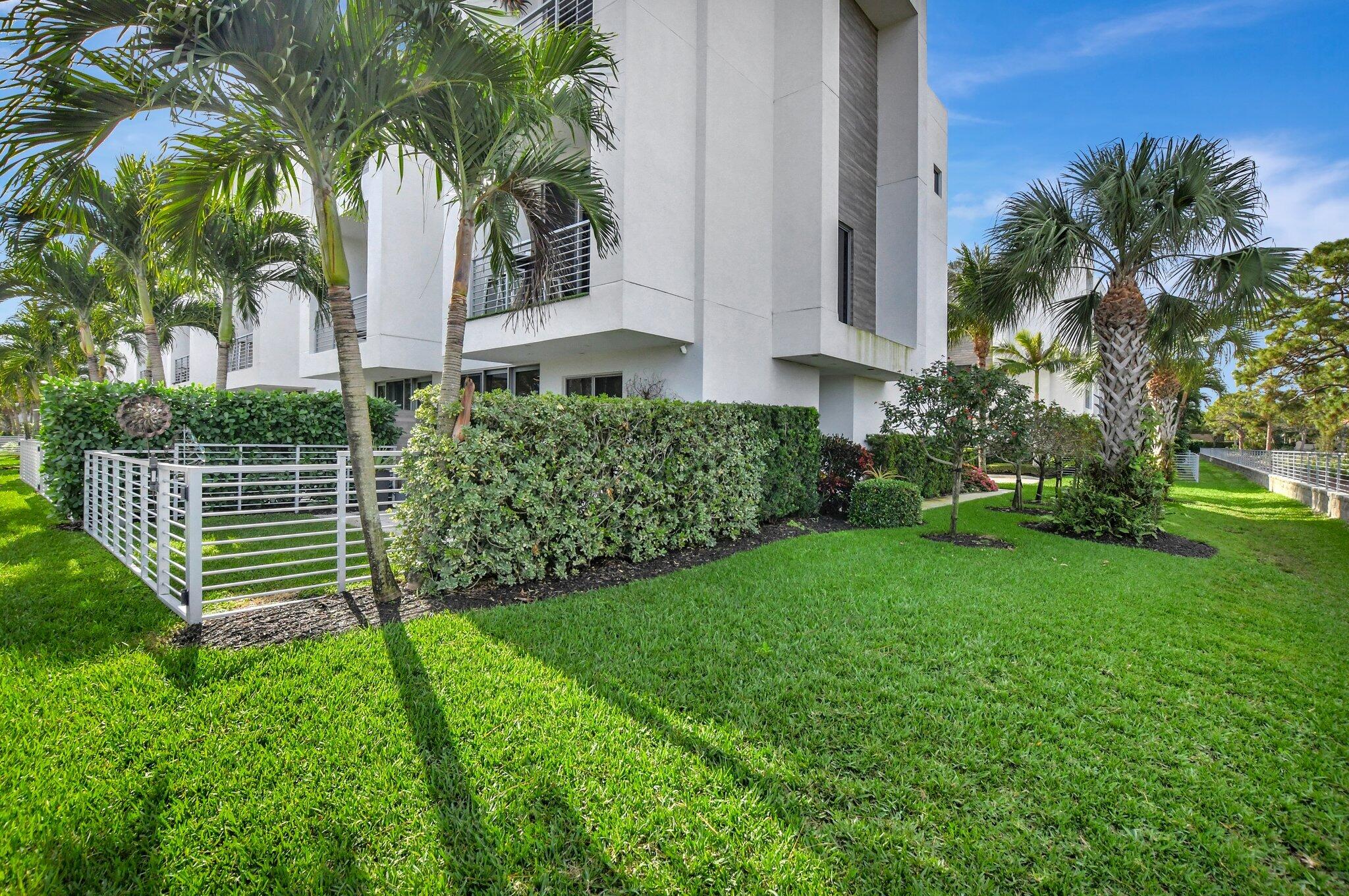 SPANISH RIVER TOWNHOMES - Residential