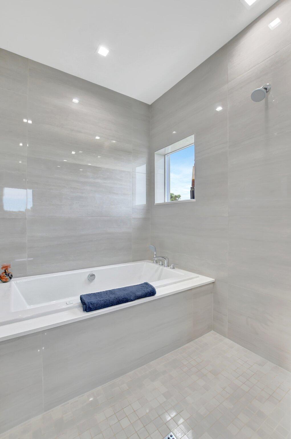 SPANISH RIVER TOWNHOMES - Residential