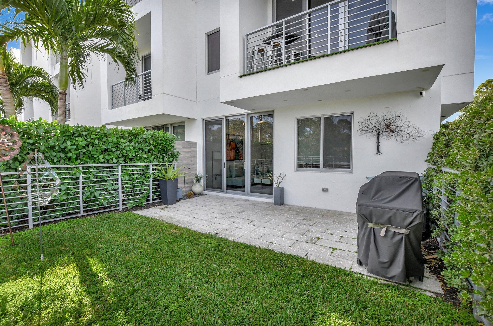 SPANISH RIVER TOWNHOMES - Residential