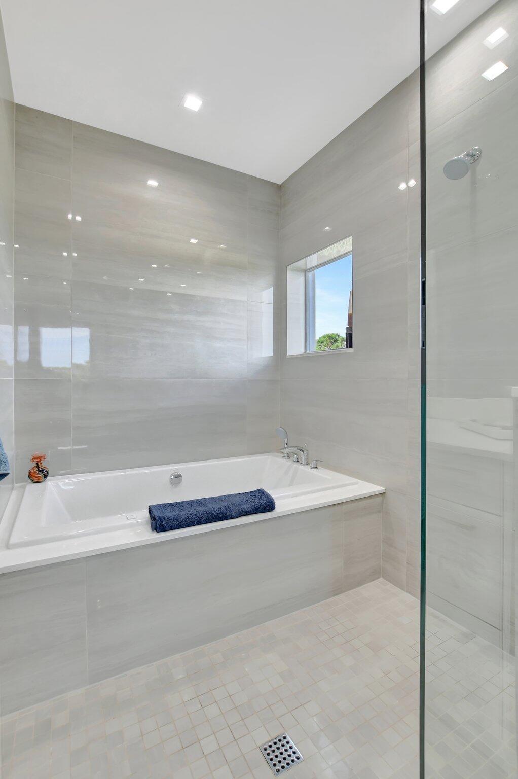 SPANISH RIVER TOWNHOMES - Residential