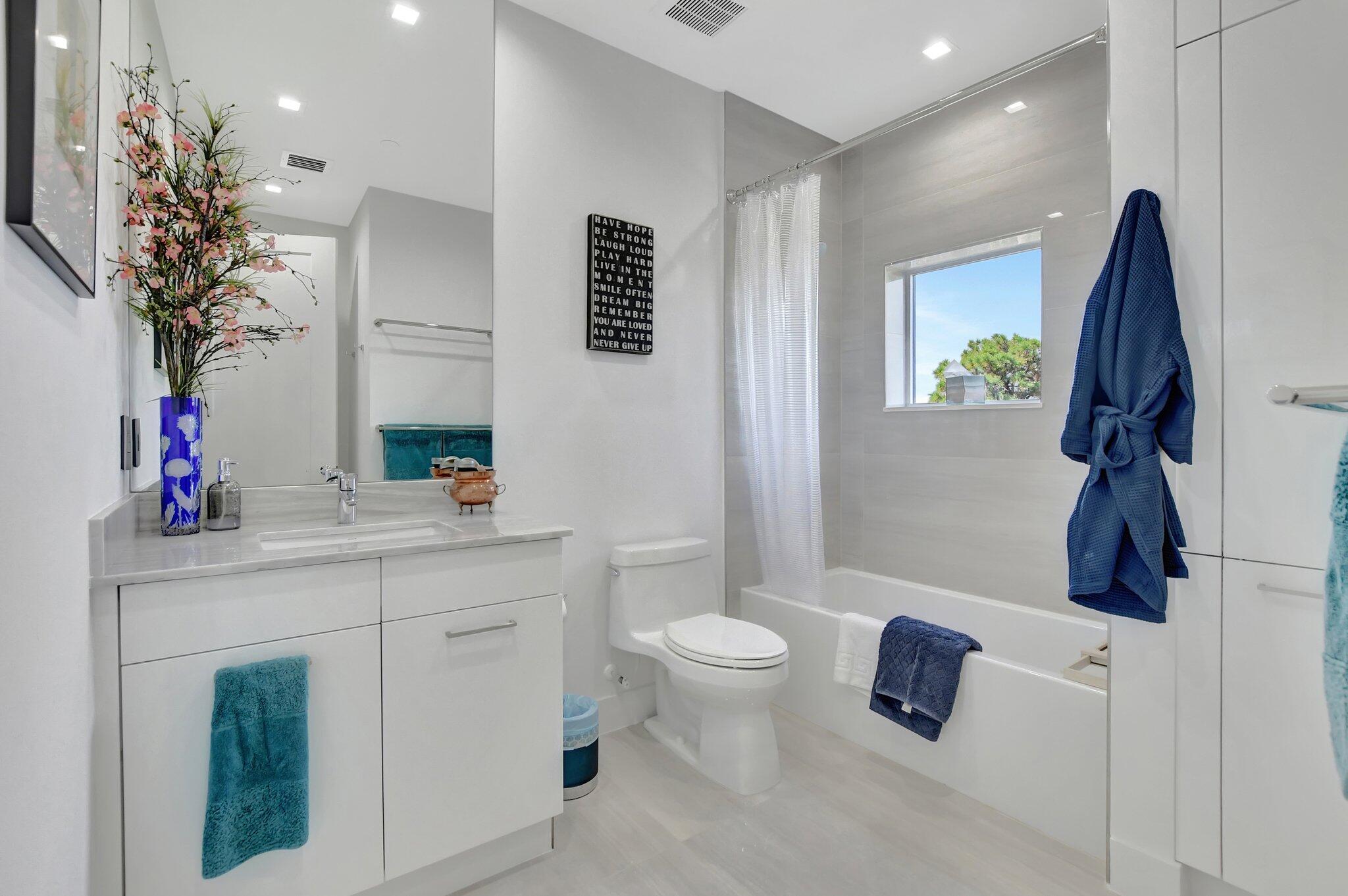 SPANISH RIVER TOWNHOMES - Residential