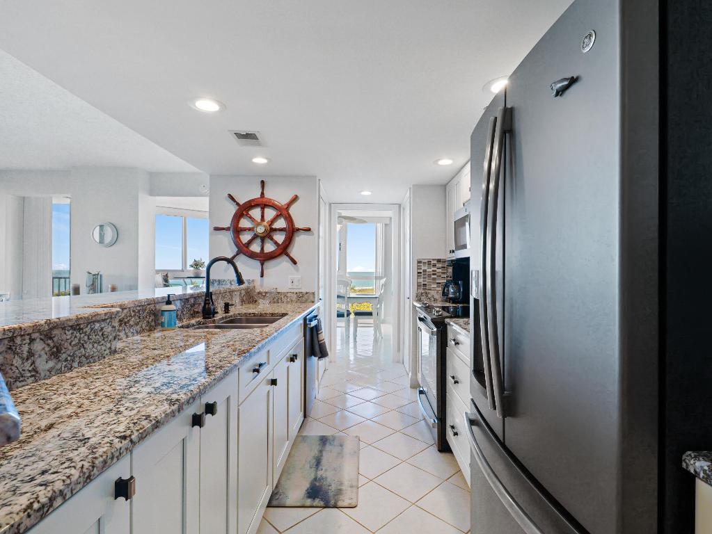 AQUANIQUE OCEAN CLUB, A CONDOMINIUM - Residential Lease