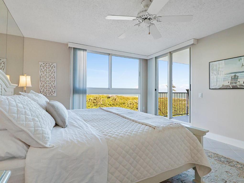 AQUANIQUE OCEAN CLUB, A CONDOMINIUM - Residential Lease