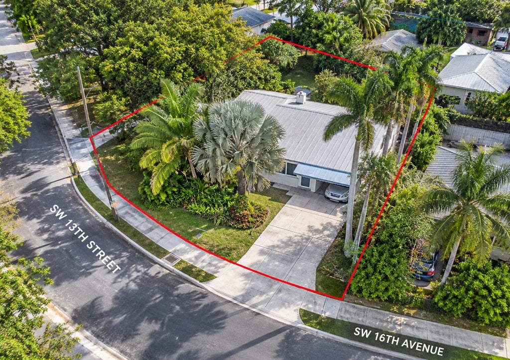 Photo of 600 SW 13TH Street, Fort Lauderdale, FL 33315 (MLS # B26088410)
