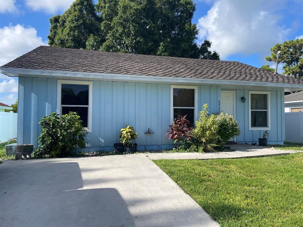 Photo of 6926 3rd Street St, Jupiter, FL 33458 (MLS # R10822514)
