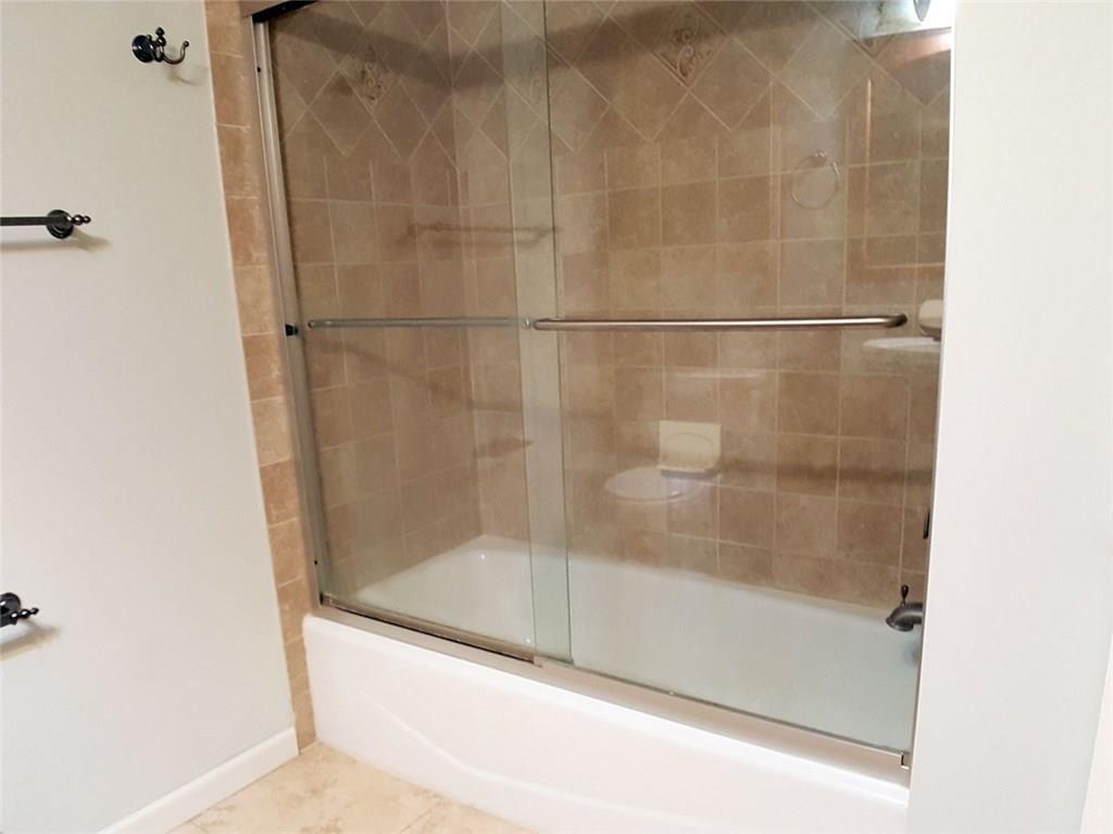 Oakland Forest Condo - Residential