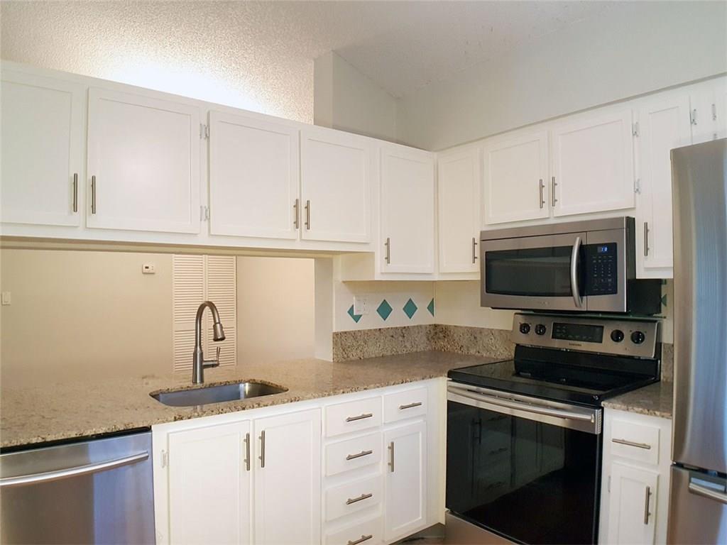 Oakland Forest Condo - Residential