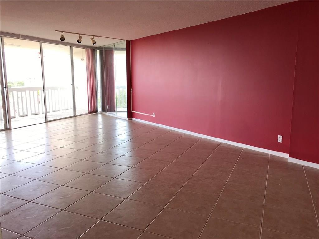 ENVIRON I CONDO 9 UNIT 8R - Residential
