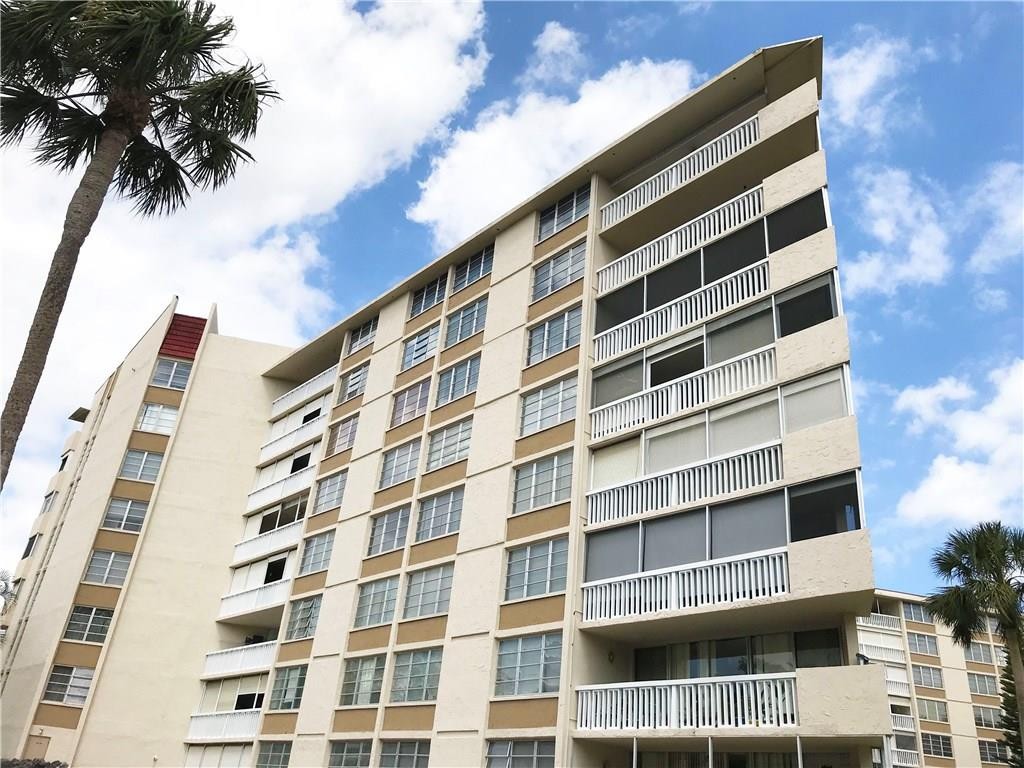 ENVIRON I CONDO 9 UNIT 8R - Residential