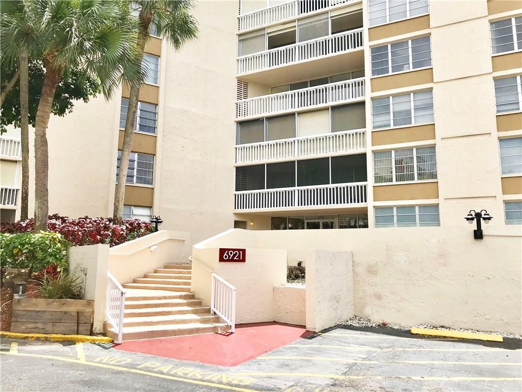 ENVIRON I CONDO 9 UNIT 8R - Residential