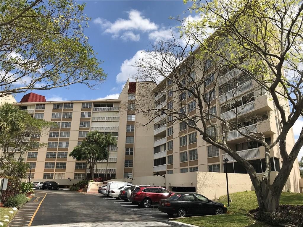 ENVIRON I CONDO 9 UNIT 8R - Residential