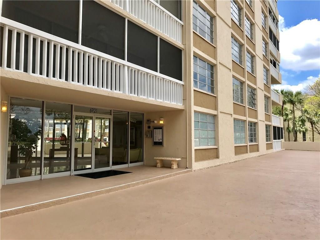 ENVIRON I CONDO 9 UNIT 8R - Residential