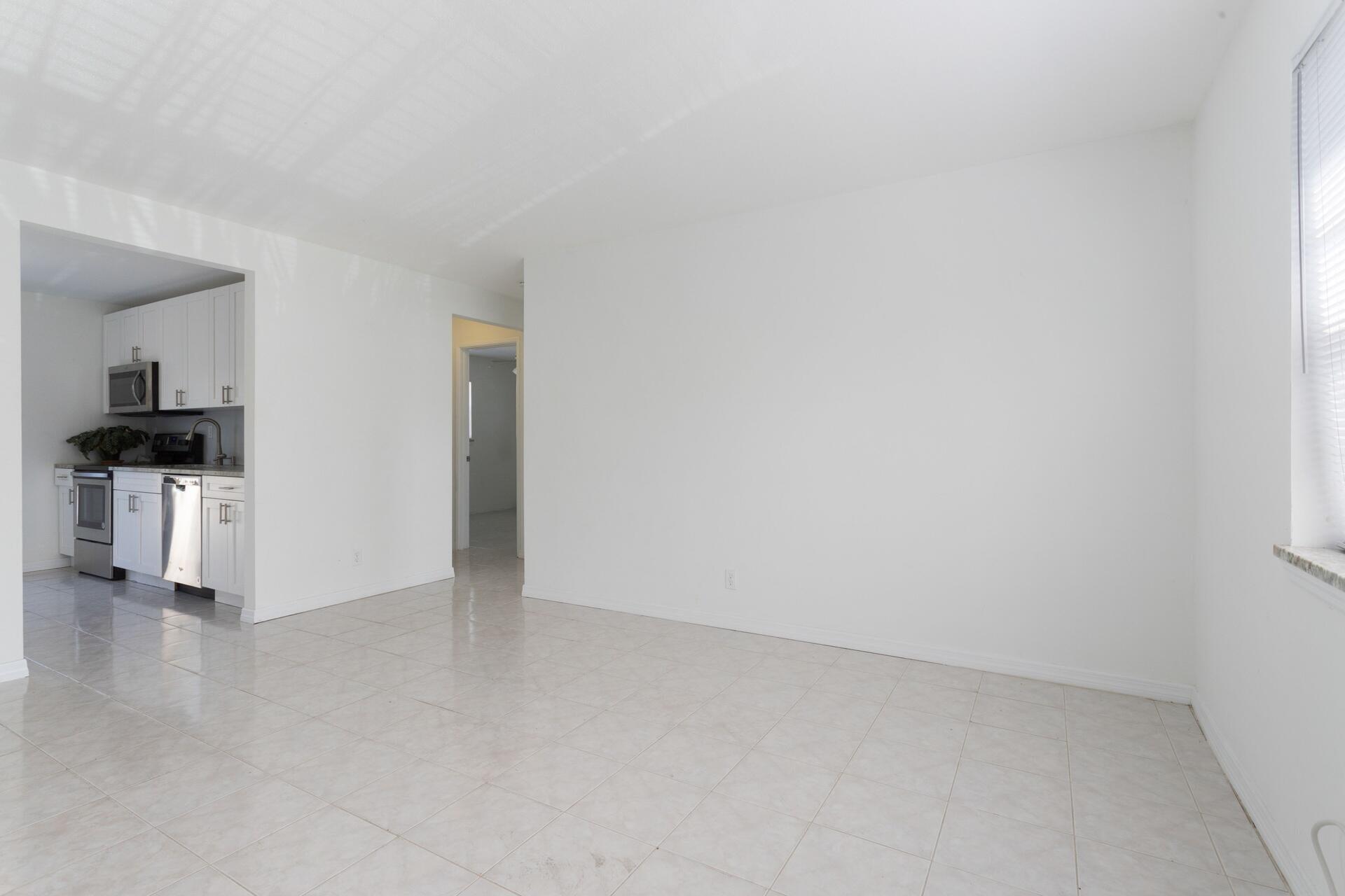 LAKE WORTH TOWN OF - Residential Lease